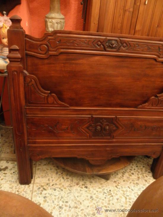 Antig&uuml;edades: EXTRAODIN&Aacute;RIA CAMA DE CAOBA 120 CM - Foto 2
