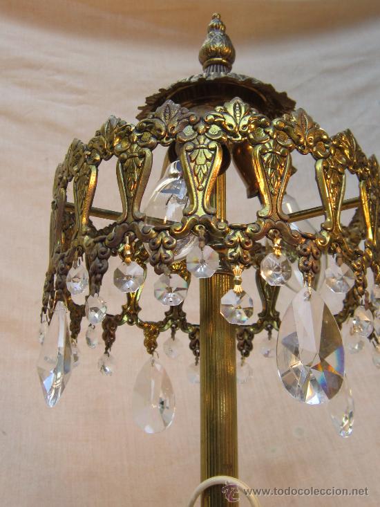 Antig&uuml;edades: LAMPARA DE MESA EN BRONCE CON  CRISTALES - Foto 3