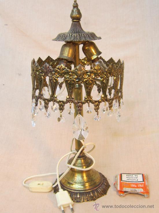 Antig&uuml;edades: LAMPARA DE MESA EN BRONCE CON  CRISTALES - Foto 5