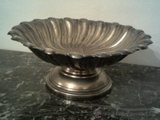 Antig&uuml;edades: Bonito centro de mesa en metal plateado - Foto 1