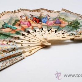 Abanico varillaje de hueso y pais en papel litografiado e iluminado a mano finales S XIX