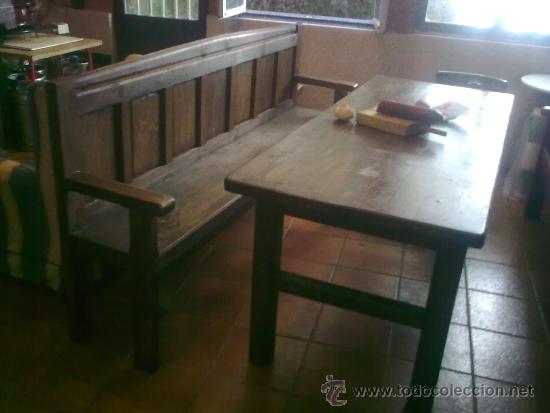 Antig&uuml;edades: 2 ESCA&Ntilde;OS ESCA&Ntilde;O Y MESA DE MADERA - Foto 2