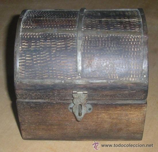 Antig&uuml;edades: Ba&uacute;l - Arc&oacute;n Madera, Posavasos - Foto 3
