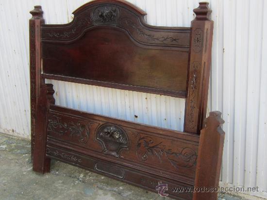 Antig&uuml;edades: CAMA EN MADERA TALLADA - Foto 3