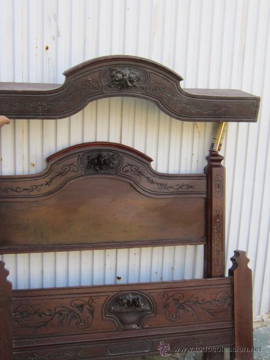 Antig&uuml;edades: CAMA EN MADERA TALLADA - Foto 7
