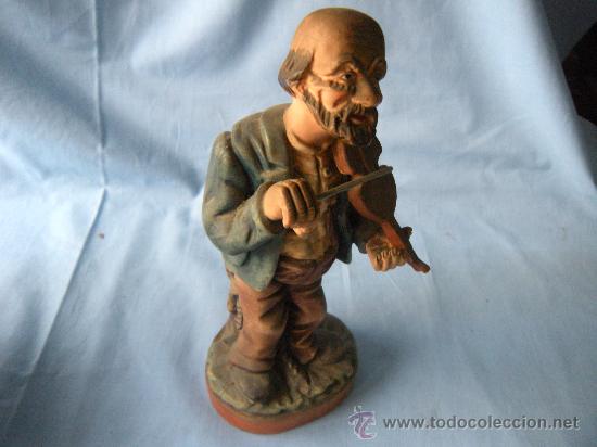 Antig&uuml;edades: FIGURA DE HOMBRE TOCANDO EL VIOLIN - Foto 1