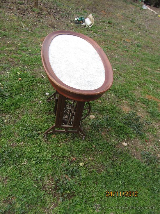 Antig&uuml;edades: tapa marmol enmarcada en caoba - Foto 4