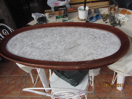 Antig&uuml;edades: tapa marmol enmarcada en caoba - Foto 5