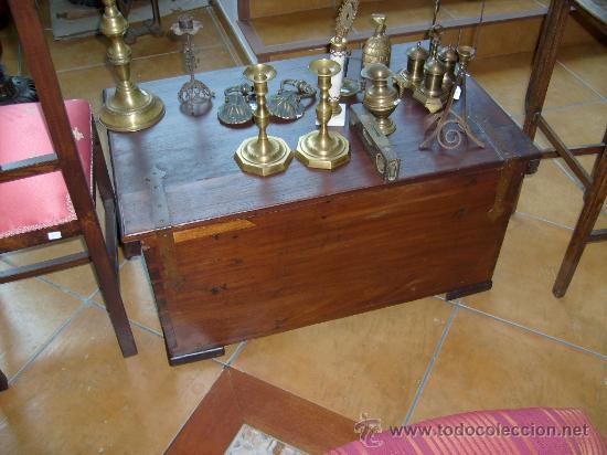 Antig&uuml;edades: ba&uacute;l de cedro restaurado - Foto 1