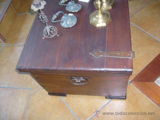 Antig&uuml;edades: ba&uacute;l de cedro restaurado - Foto 2
