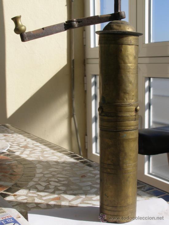 Antiquit&eacute;s: MOLINILLO DE CAFE. TURQUIA. SIGLO XIX. LAT&Oacute;N E HIERRO