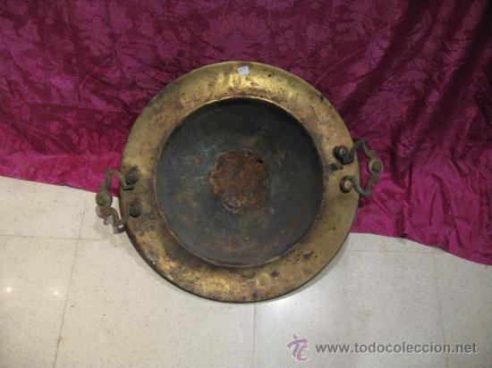 Antig&uuml;edades: Antiguo brasero de bronce con asas - Foto 1