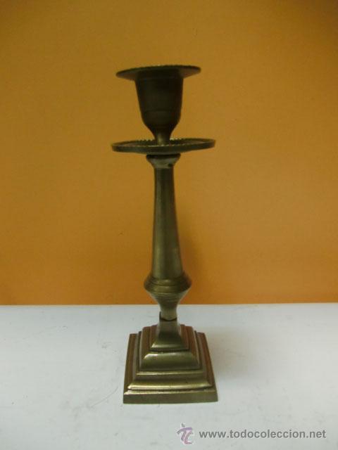 Antig&uuml;edades: Candelero de metal - Foto 2
