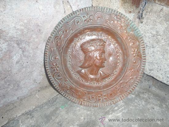 Antig&uuml;edades: PLATO ANTIGUO DE COBRE EN RELIEVE - Foto 1