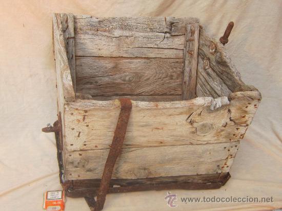Antig&uuml;edades: cangilon de noria antiguo de madera con sus ejes - Foto 2