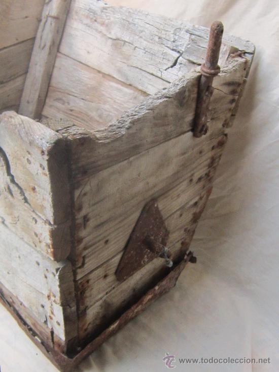 Antig&uuml;edades: cangilon de noria antiguo de madera con sus ejes - Foto 5