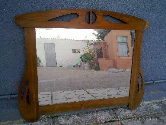 Antig&uuml;edades: antiguo espejo en madera. - Foto 1