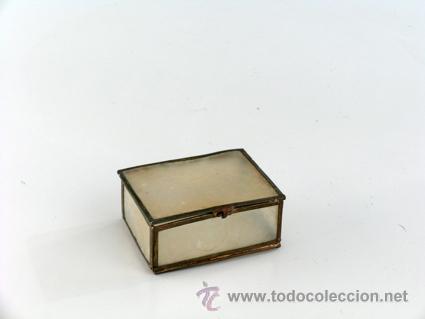 Antiquit&eacute;s: Antigua caja peque&ntilde;a de n&aacute;car &middot; Pastillero -- A&ntilde;os 40-50 | Retro | Vintage