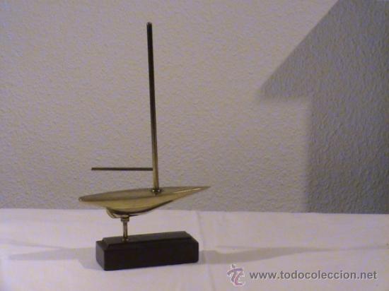 Antiquit&auml;ten: Velero en bronce