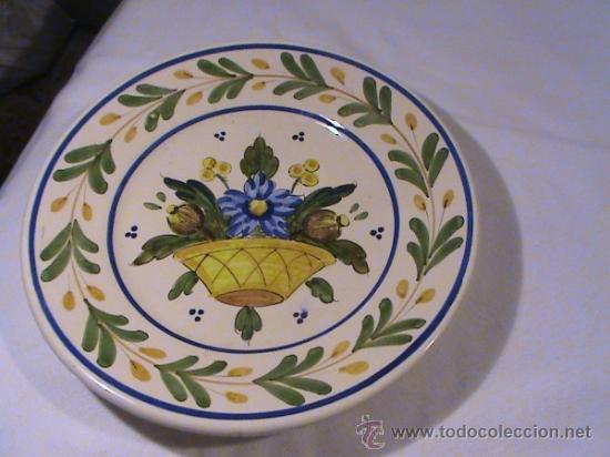 Antig&uuml;edades: Plato Man&iacute;ses con centro cesta floral - Foto 1