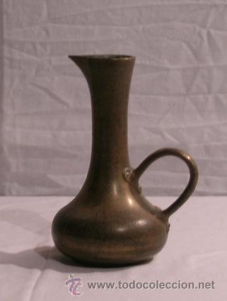 Antig&uuml;edades: Antigua jarrita de bronce. Fundici&oacute;n - Foto 1