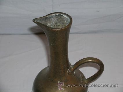 Antig&uuml;edades: Antigua jarrita de bronce. Fundici&oacute;n - Foto 2