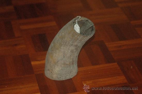 Antig&uuml;edades: ANTIGUA CUERNA PARA TRANSPORTAR OBJETOS - Foto 1