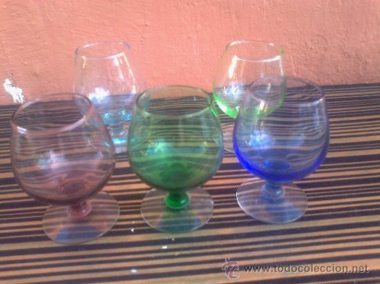 Antig&uuml;edades: antiguas 5 copas de co&ntilde;ac, en colores. - Foto 1