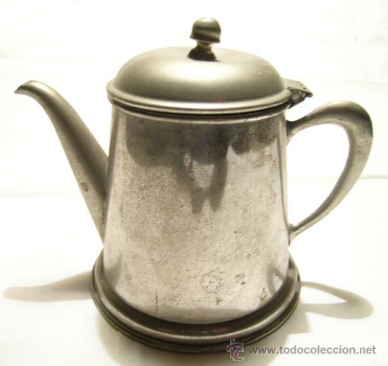 Antig&uuml;edades: Antigua Cafetera de alpaca - Circa 1950 - Foto 1