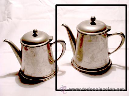 Antig&uuml;edades: Antigua Cafetera de alpaca -- Circa 1950 - Foto 1