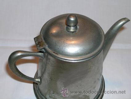 Antig&uuml;edades: Antigua Cafetera de alpaca -- Circa 1950 - Foto 3