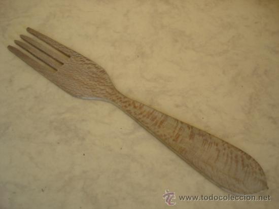 Antig&uuml;edades: UTIL DE COCINA - TENEDOR DE MADERA - Foto 1