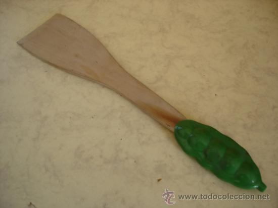 Antig&uuml;edades: UTIL DE COCINA - CUCHARA DE MADERA CON MANGO DECORADO - Foto 1