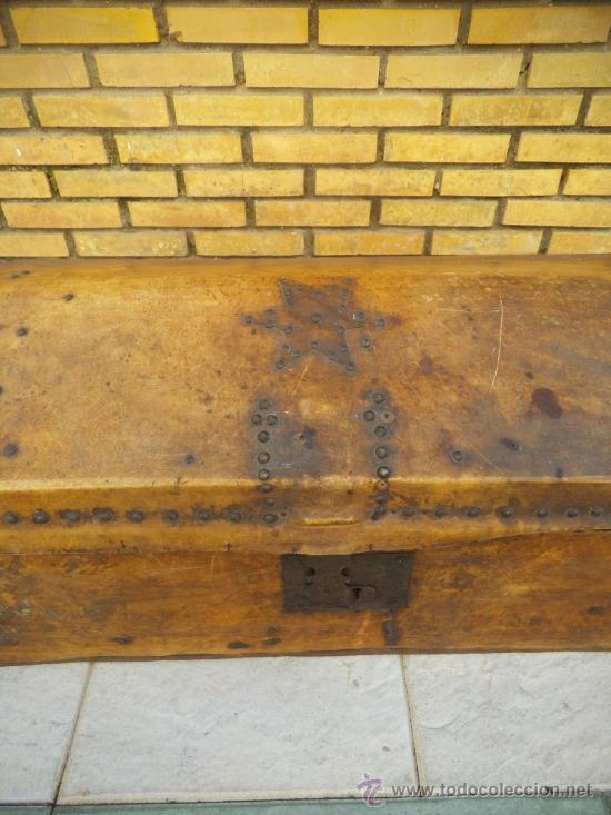 Antig&uuml;edades: arca madera y piel - Foto 2