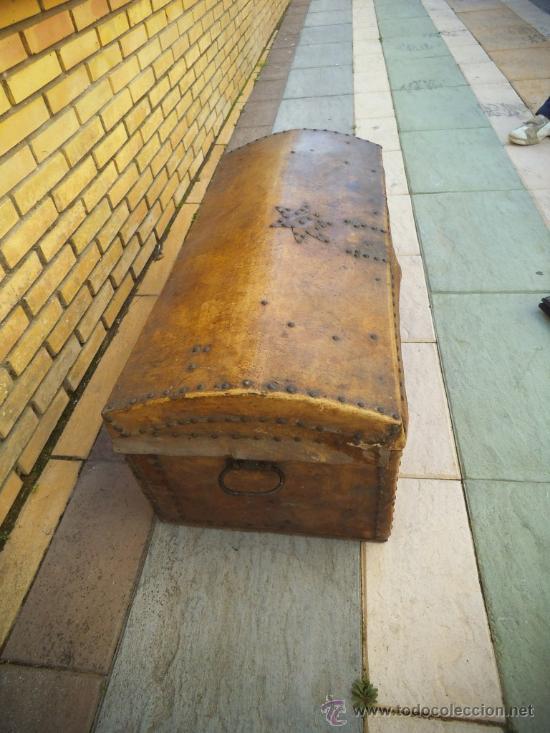 Antig&uuml;edades: arca madera y piel - Foto 3