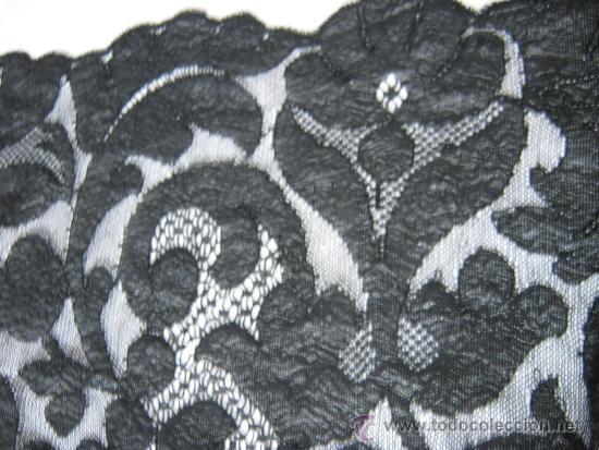 Antig&uuml;edades: ANTIGUA PIEZA MANTILLA DE ENCAJE FORMA RECTANGULAR 155CM X 70CM - Foto 1