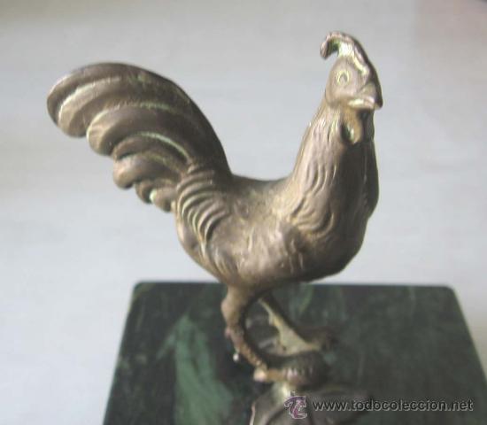 Antig&uuml;edades: GALLINA .. De bronce con la base de m&aacute;rmol - Foto 1