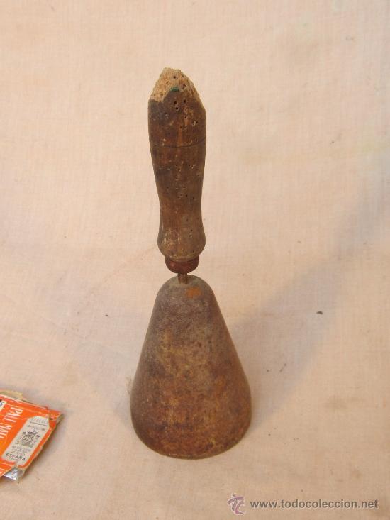 Antig&uuml;edades: CAMPANA DE MANO ANTIGUA - Foto 2