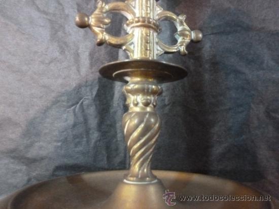 Antig&uuml;edades: candelero candelabro de bronce - Foto 11