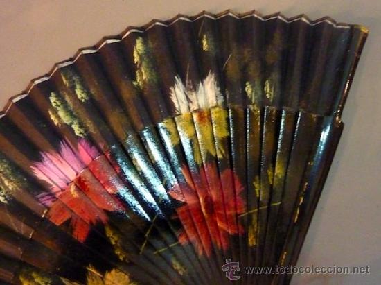 Antig&uuml;edades: Abanico de madera pintado a mano - Foto 2