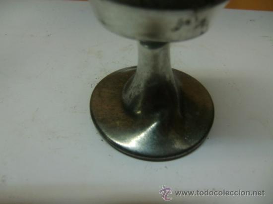 Antig&uuml;edades: Copa de metal - Foto 3