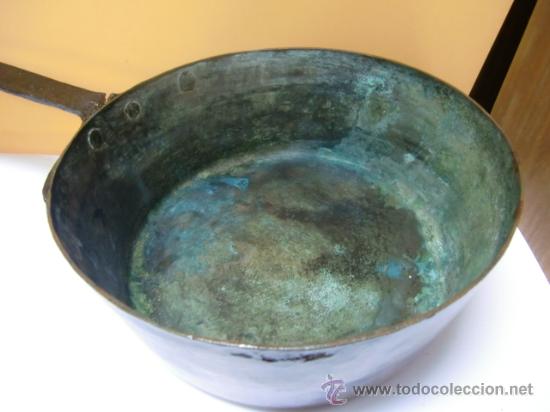 Antig&uuml;edades: Cazuela de cobre con mango de hierro - Foto 3