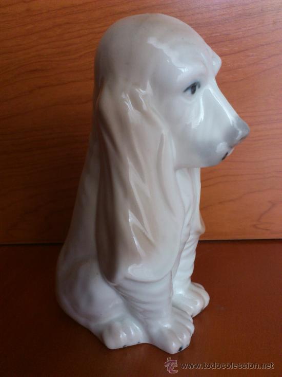 Antig&uuml;edades: Perro de porcelana sellada en la base - Foto 2