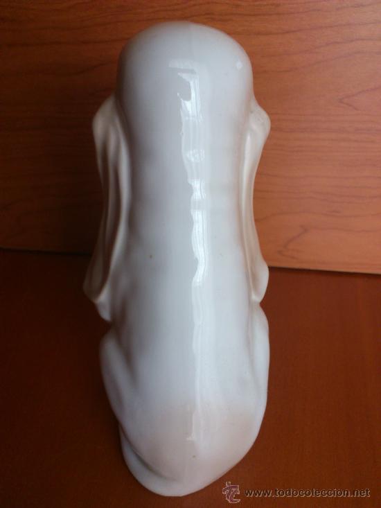 Antig&uuml;edades: Perro de porcelana sellada en la base - Foto 3