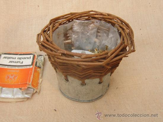 Antiquit&auml;ten: CUBO CON METAL Y CA&Ntilde;AMO