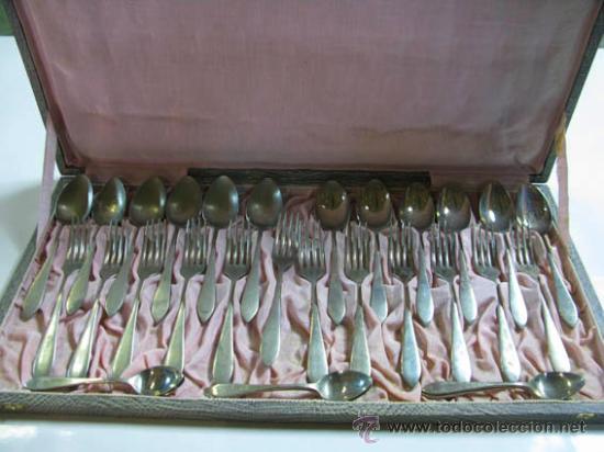 Antig&uuml;edades: Cuberter&iacute;a de aplpaca con 30 piezas. - Foto 3