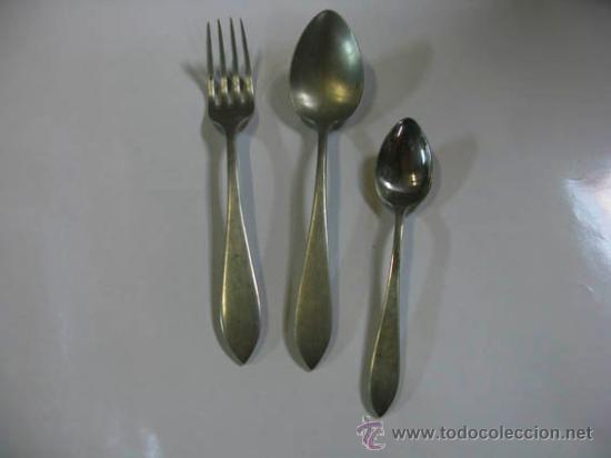 Antig&uuml;edades: Cuberter&iacute;a de aplpaca con 30 piezas. - Foto 4