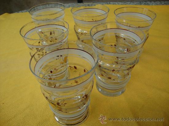 Antig&uuml;edades: SEIS VASOS CON DIBUJO DORADO - Foto 1