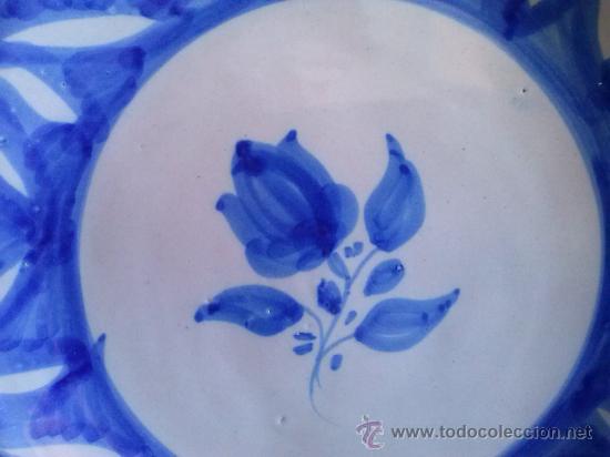 Antig&uuml;edades: antiguo plato de manises, pintado a mano - Foto 2