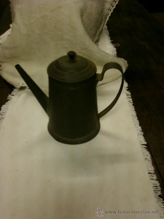 Antig&uuml;edades: CAFETERA DE HOJALATA - Foto 2